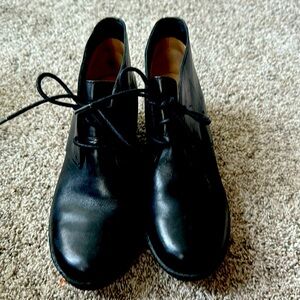 Clark’s Originals Wedge Boots. Leather Lace up wedge boots.